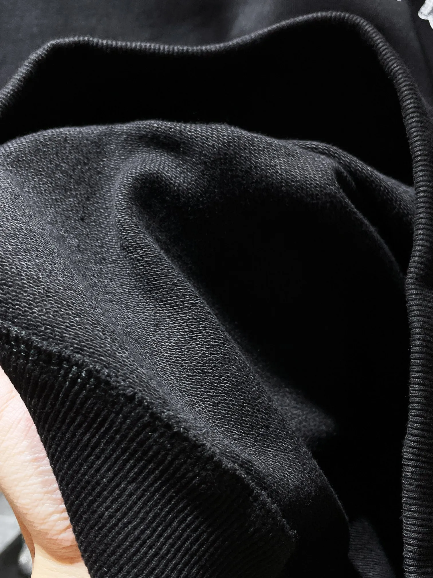 P246 Chrome Hearts Autumn and Winter 2025 Counter Synchronization ❤️ Chrome Sanskrit hooded sweatshirt High version embroidery ➕ Leather version Improved customized version 1:1 high-weight high-quality fabric 🌈Recommended colors: white black 🌈 Size: S, M, L, XL